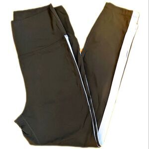 ZYIA Active (8-10) olive army green leggings w/ white trim, crop length